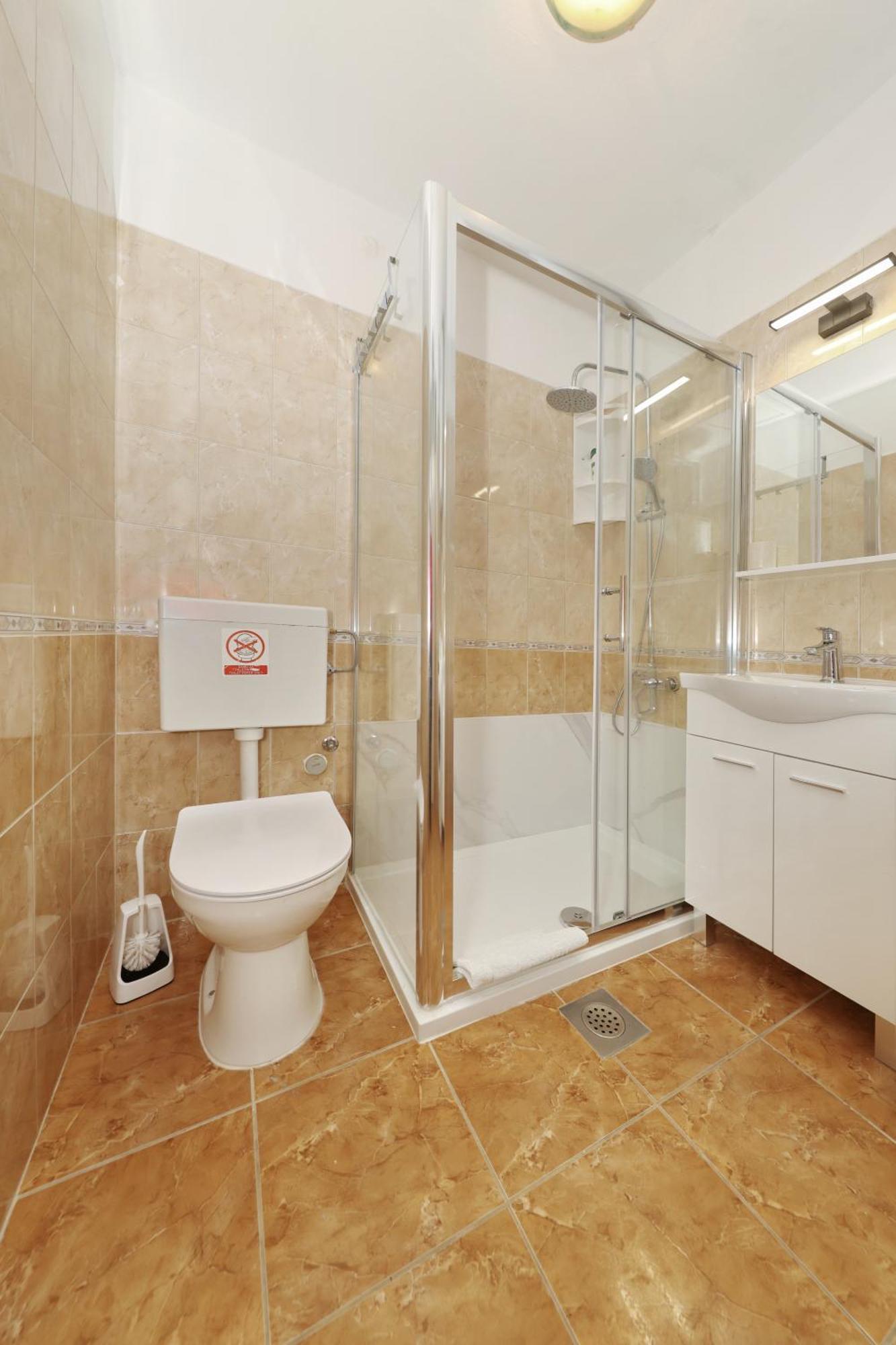 Apartment Mirela *